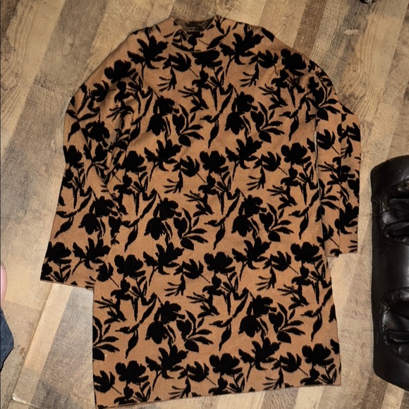 Blu Pepper Dresses & Skirts - Stunning Blu Pepper Floral Soft Sweater Tunic Dress -Size L excellent Condition